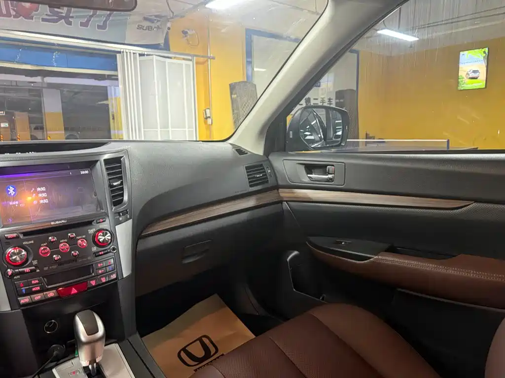 Subaru Outback 2014 — фото 18