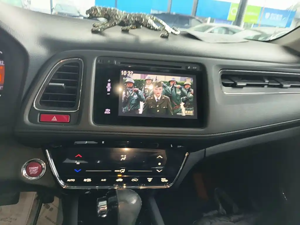 Honda Vezel 2016 — фото 13