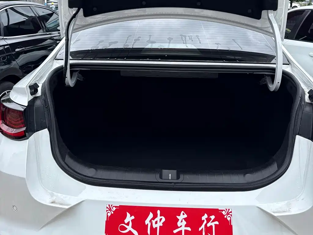 Geely Emgrand L 2023 — фото 15