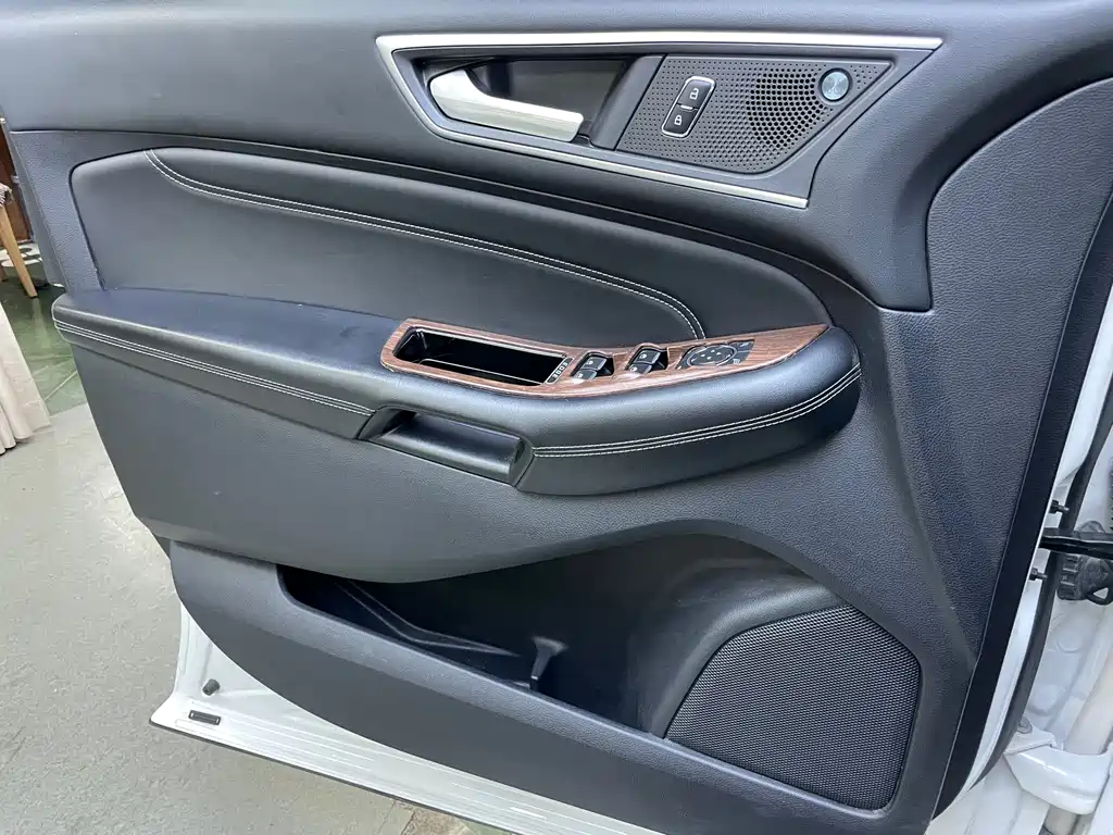 Ford Edge 2021 — фото 13