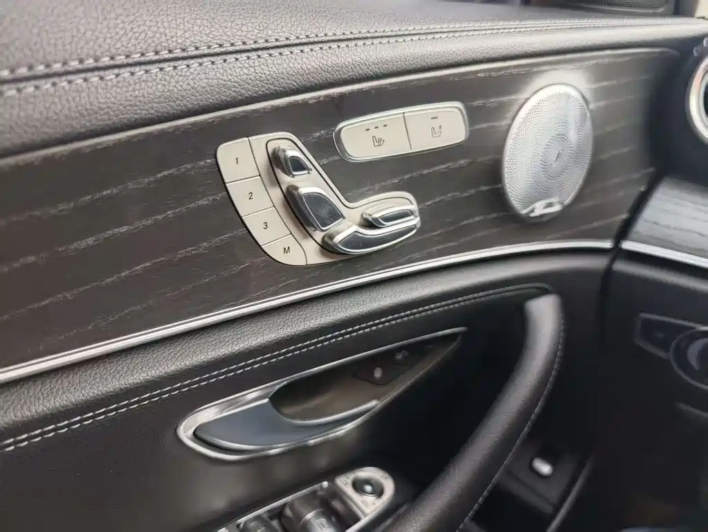 Mercedes-Benz E-Class 2020 — фото 10