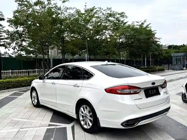 Ford Mondeo 2017 — фото 7