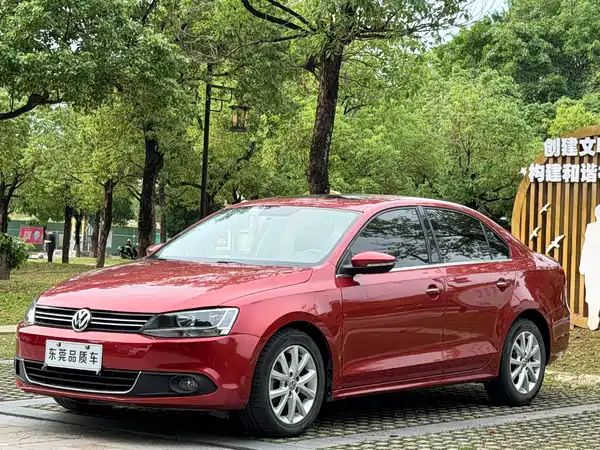 Volkswagen Sagitar 2012