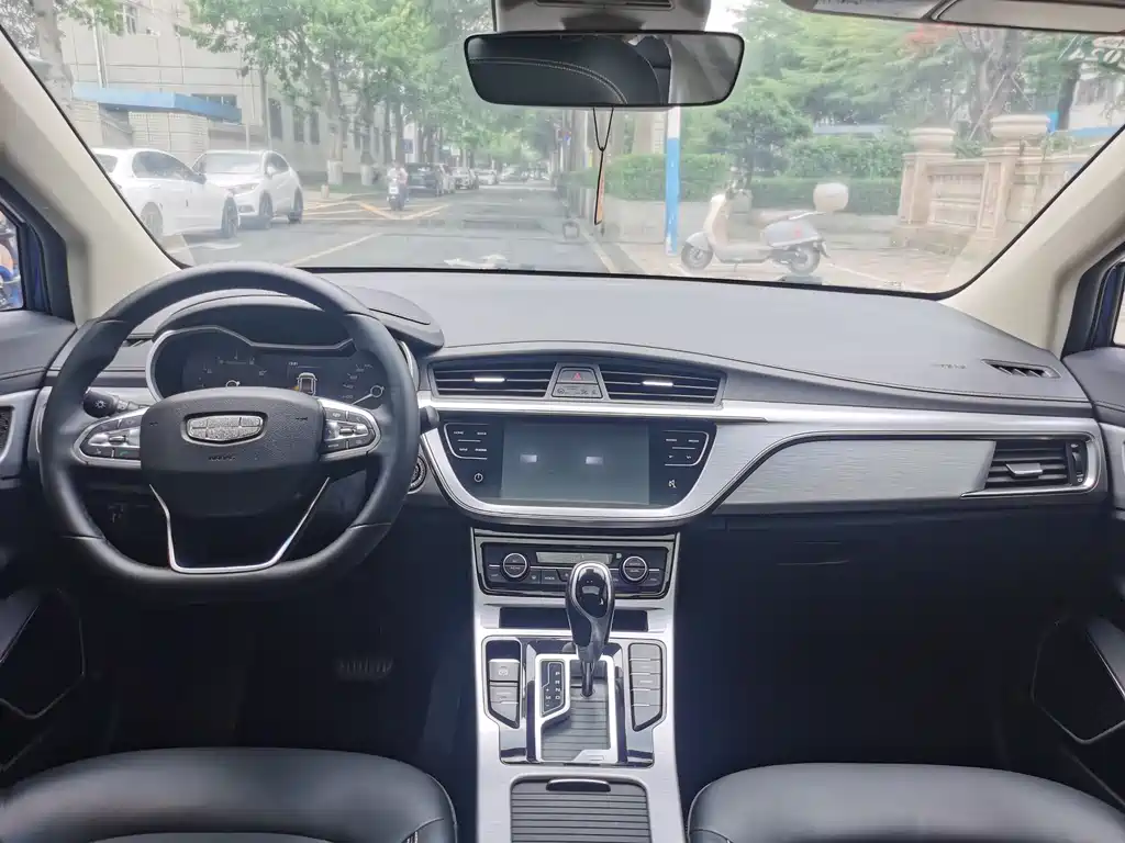 Geely Emgrand GS 2020 — фото 18