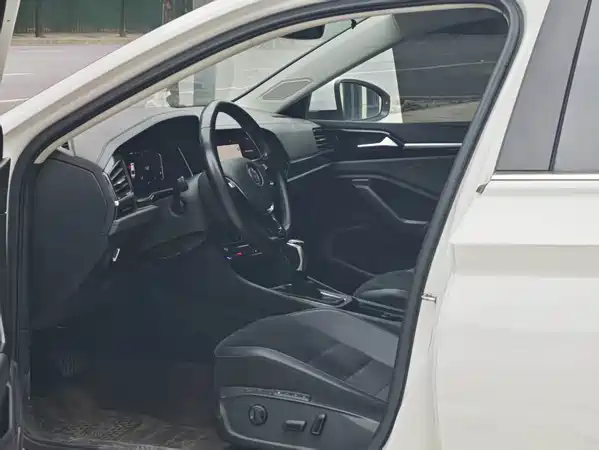Volkswagen Sagitar 2021