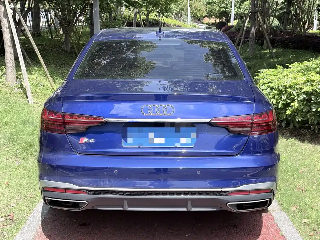 Audi A4L 2020 — фото 11