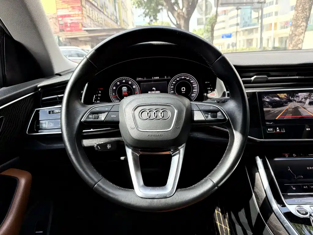 Audi Q8 2021 — фото 11