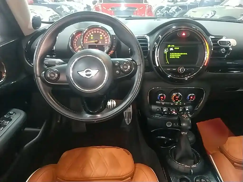 MINI Clubman 2016 — фото 11