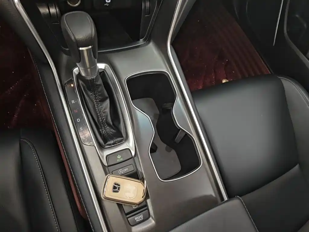 Honda Accord 2020 — фото 14