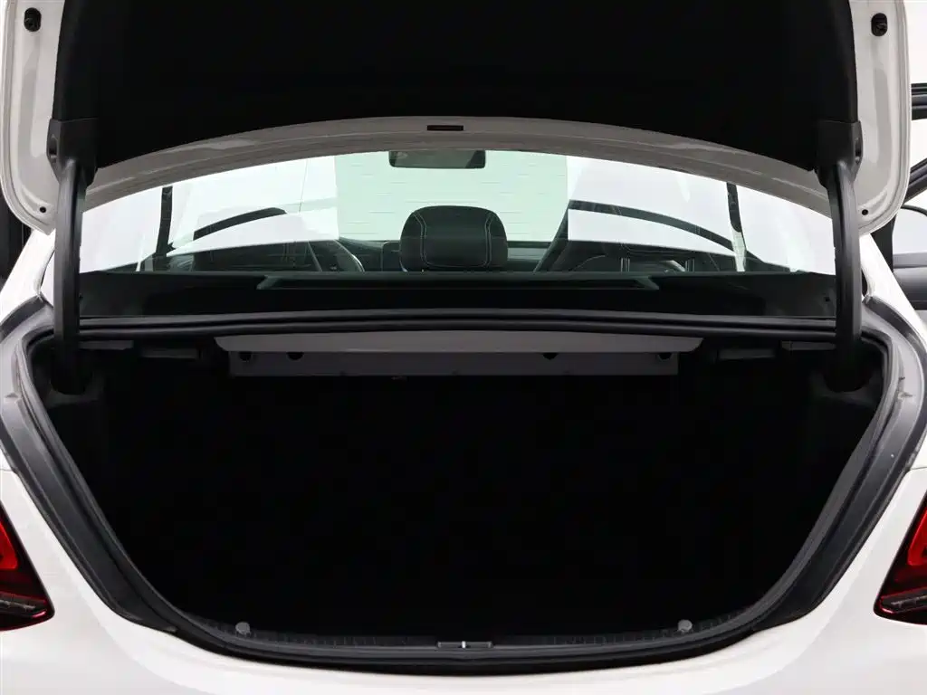 Mercedes-Benz C-Class AMG 2021 — фото 10