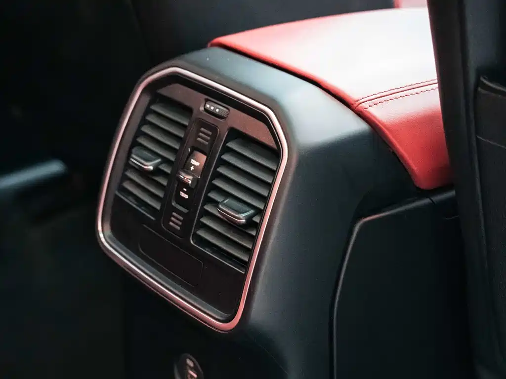 Porsche Macan 2018 — фото 19