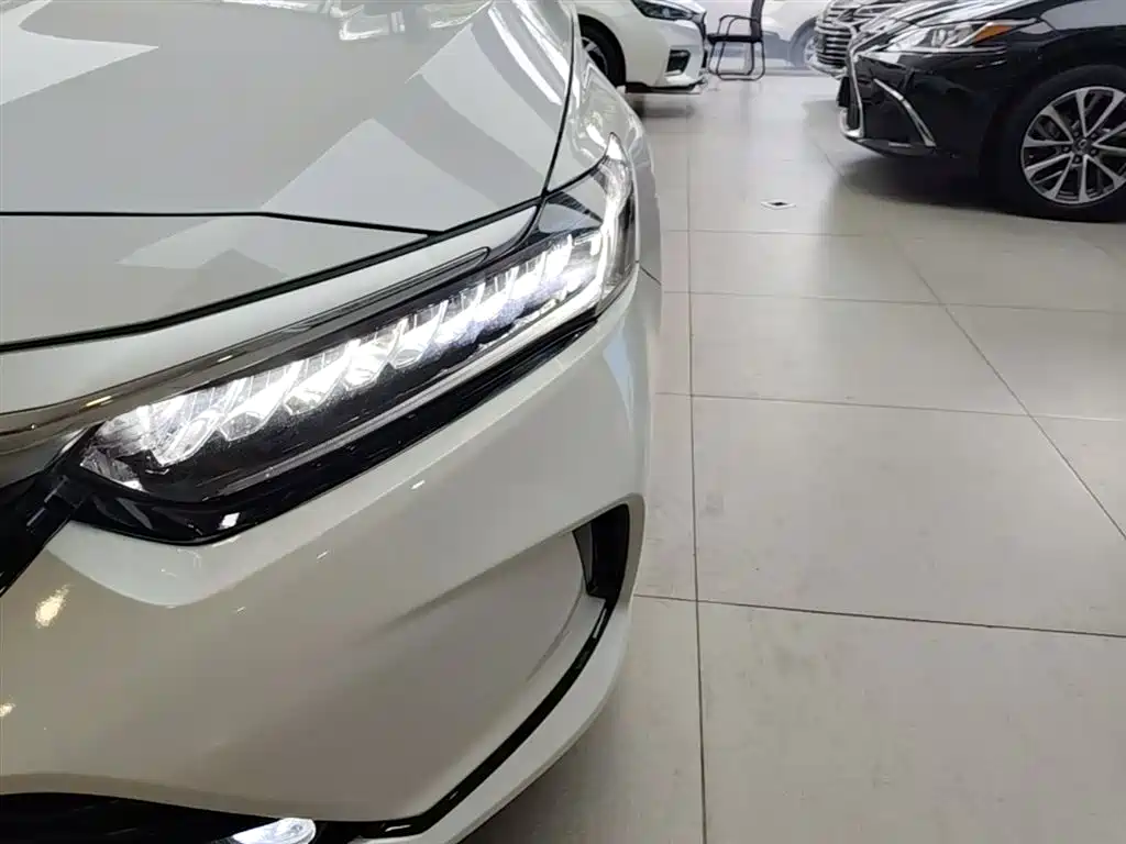 Honda Inspire 2022 — фото 24