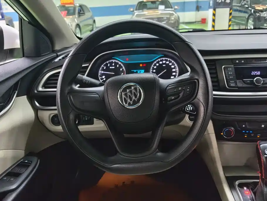 Buick Excelle 2015 — фото 15