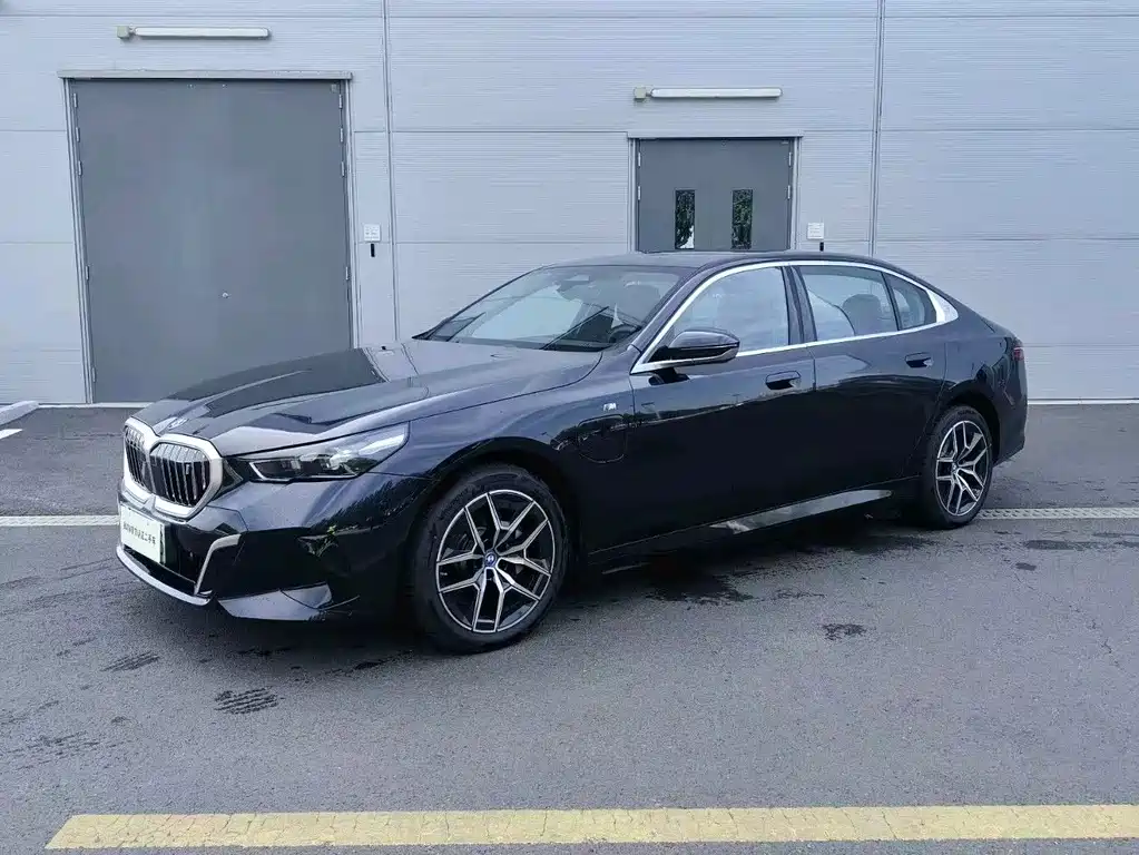 BMW i5 2026 — фото 1