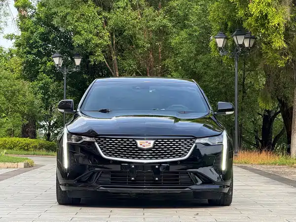Cadillac CT4 2023
