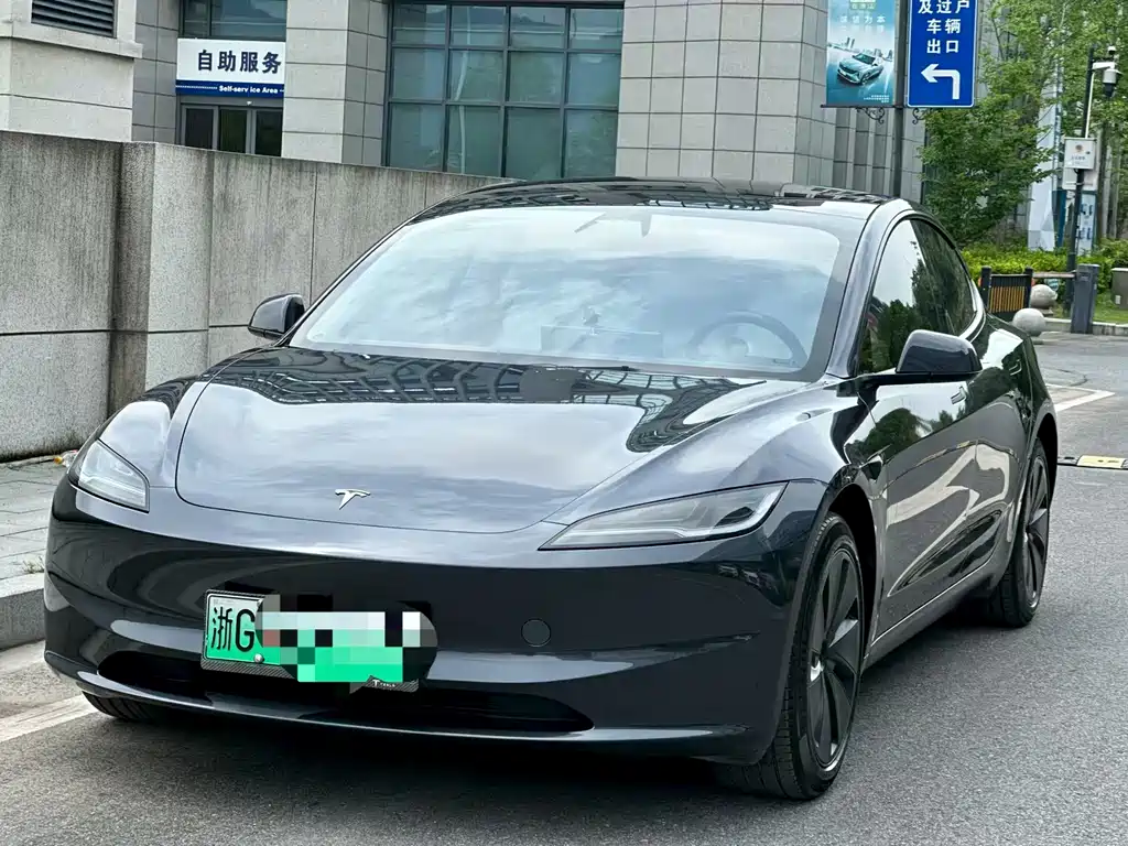 Tesla Model 3 2024 — фото 2