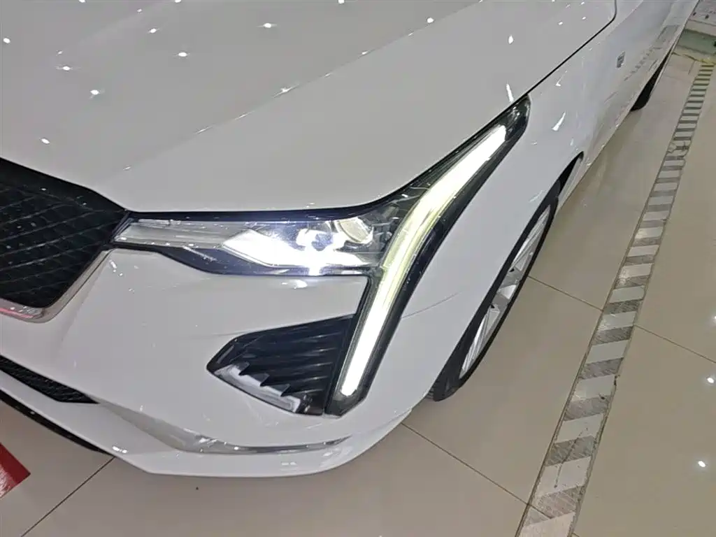 Cadillac CT4 2021 — фото 24