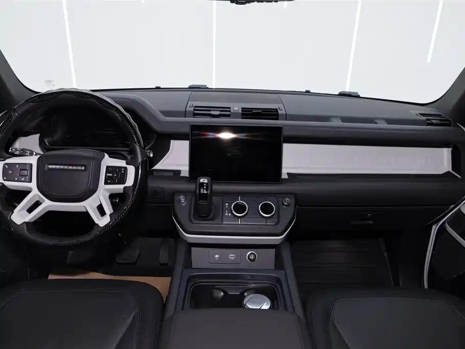 Land Rover Defender 2024 — фото 13