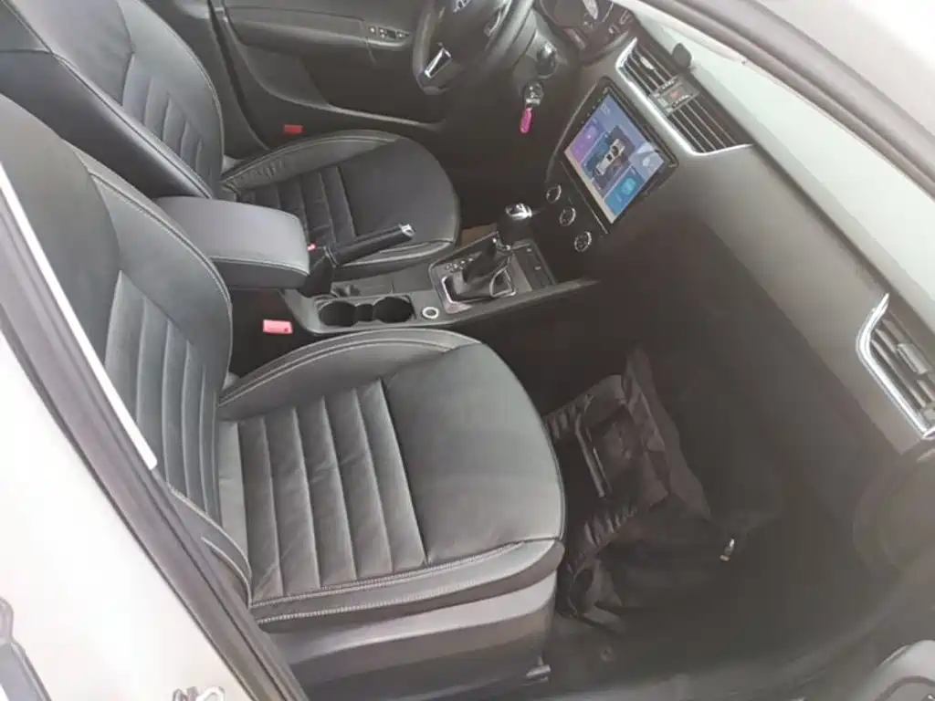 Skoda Octavia 2016 — фото 25