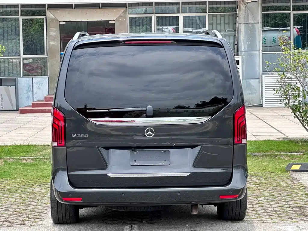 Mercedes-Benz V-Class 2021 — фото 20
