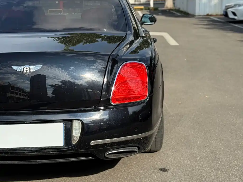 Bentley Flying Spur 2011 — фото 16