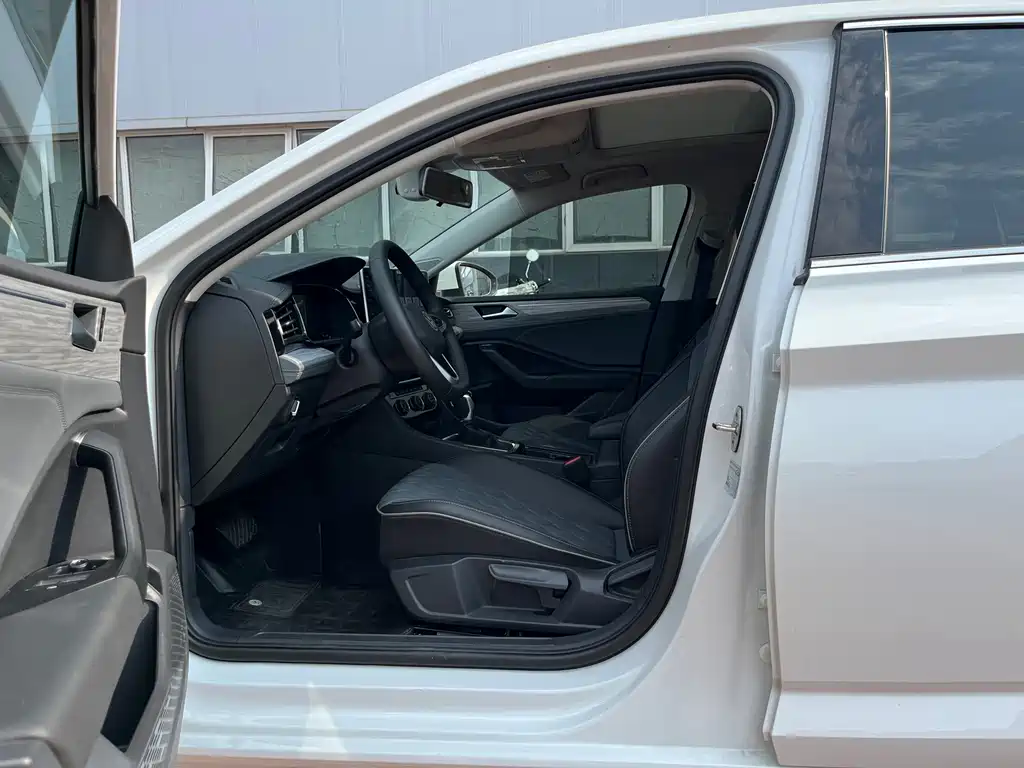 Volkswagen Sagitar 2025