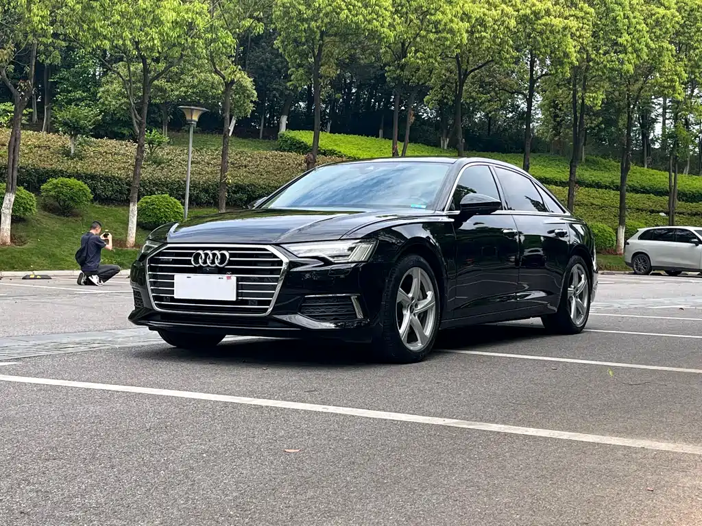 Audi A6L 2022