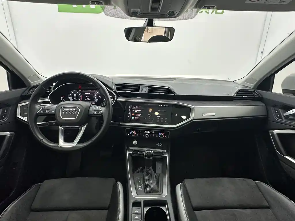 Audi Q3 2023 — фото 10