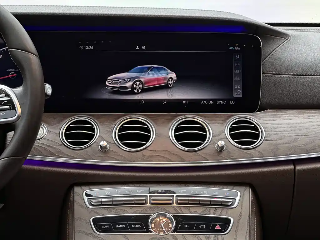Mercedes-Benz E-Class 2019 — фото 8