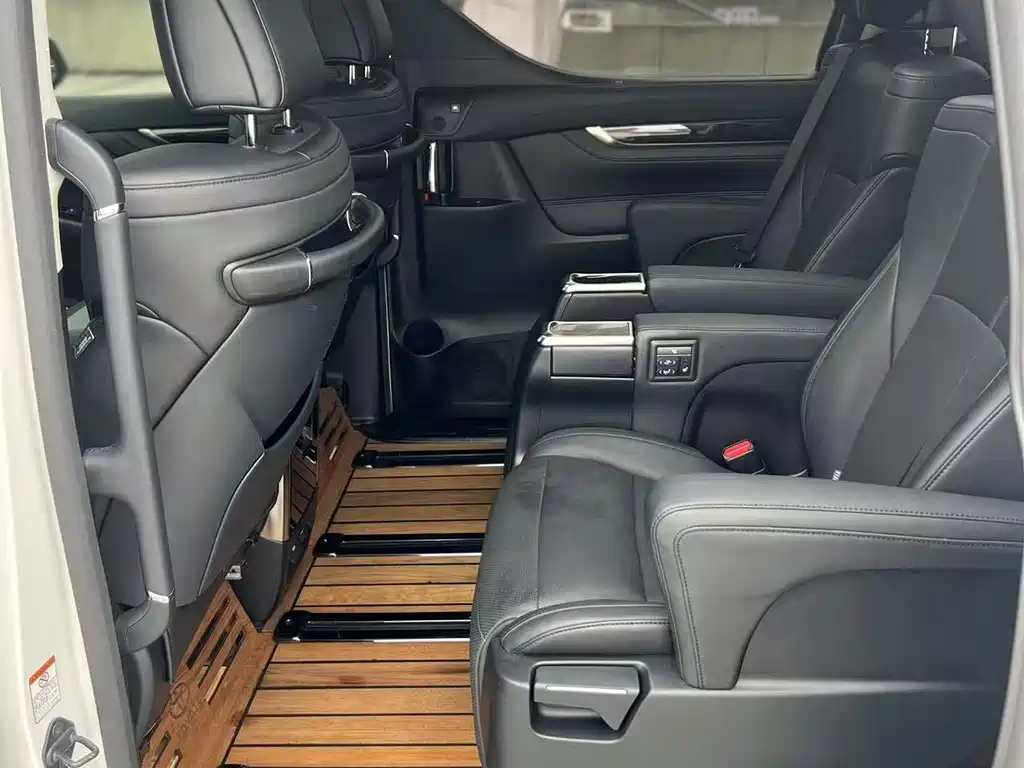 Toyota Vellfire 2019 — фото 10