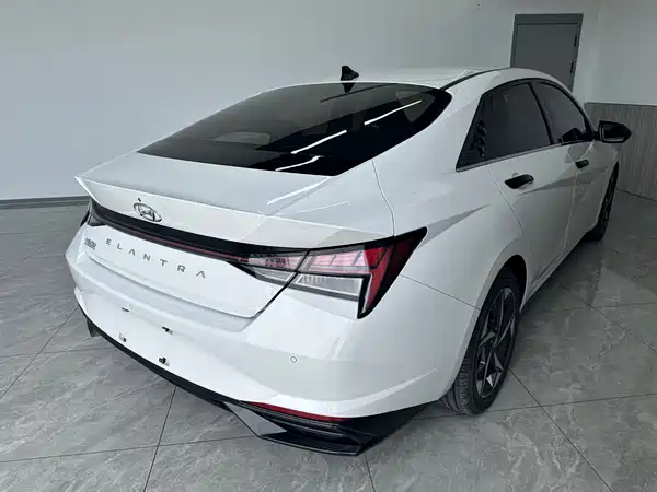 Hyundai Elantra 2023