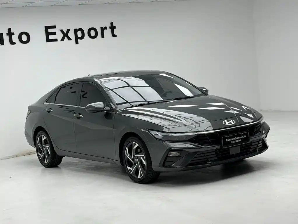 Hyundai Elantra 2023 — фото 4