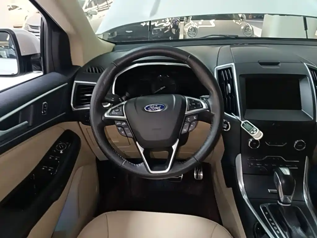 Ford Edge 2015 — фото 11