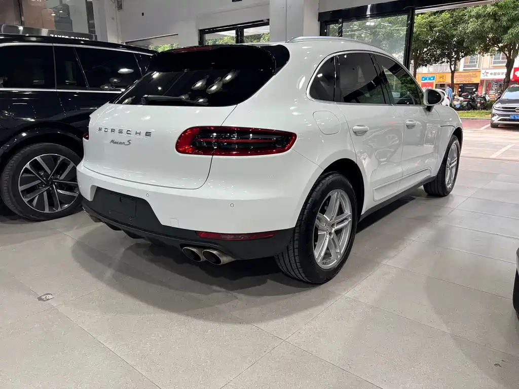 Porsche Macan 2018 — фото 12