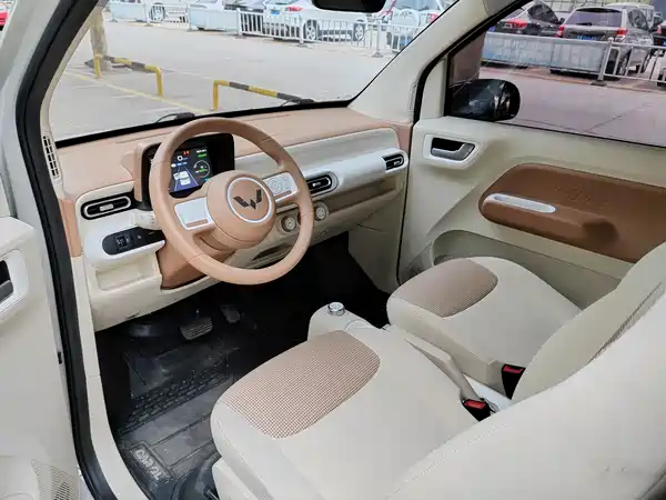 Wuling Hongguang MINIEV 2025