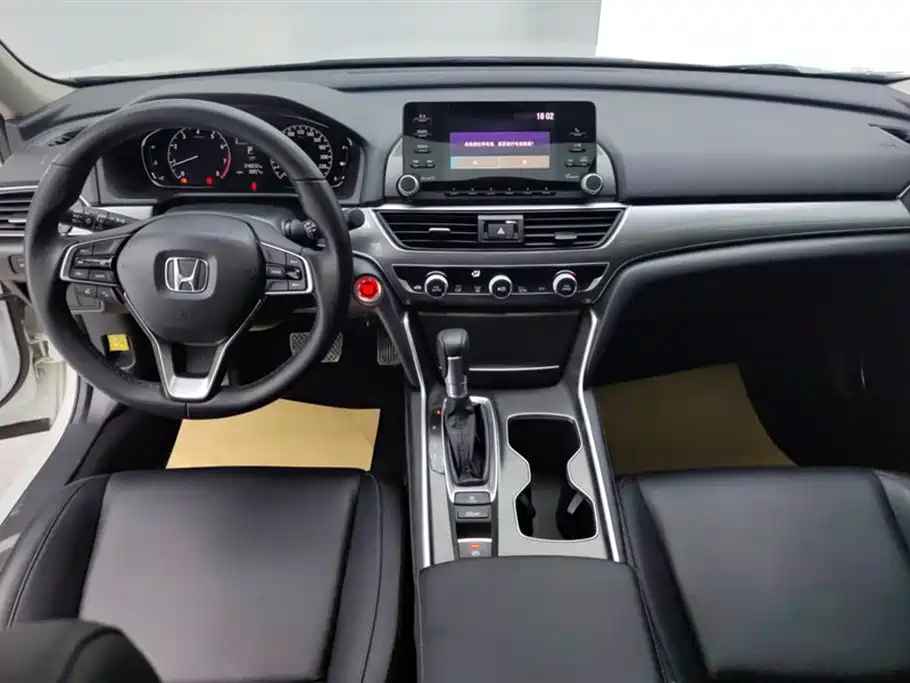 Honda Accord 2018 — фото 12