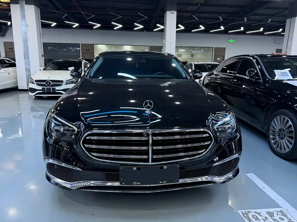 Mercedes-Benz E-Class 2022