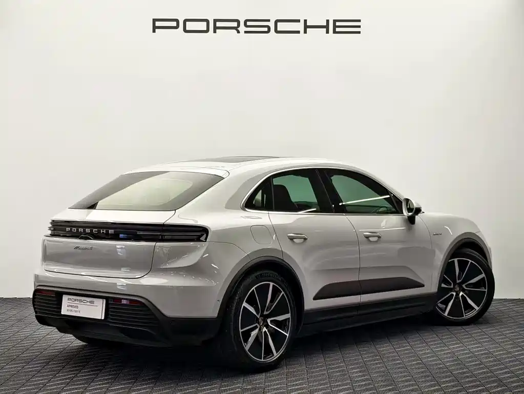 Porsche Macan EV 2024 — фото 8
