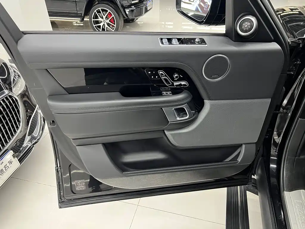 Land Rover Range Rover 2018 — фото 17