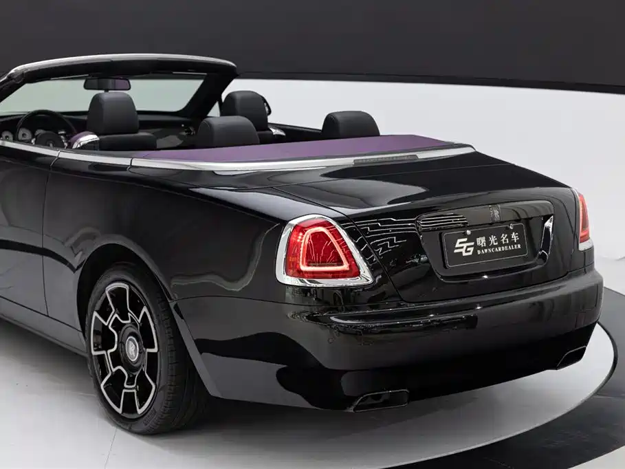 Rolls-Royce Dawn 2019 — фото 19