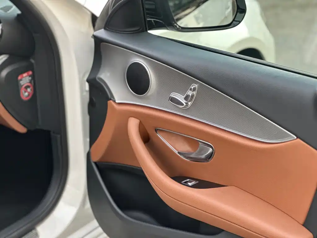 Mercedes-Benz E-Class 2018 — фото 37