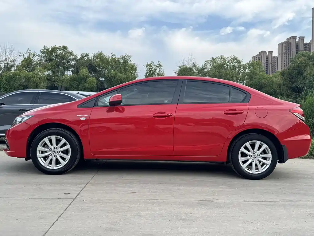 Honda Civic 2015 — фото 18