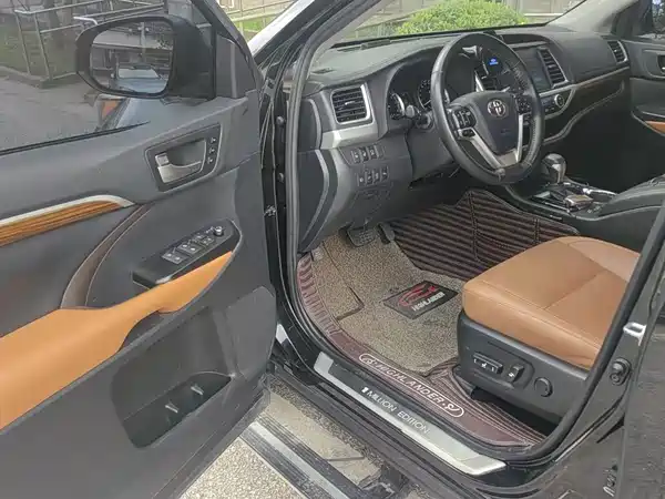 Toyota Highlander 2021