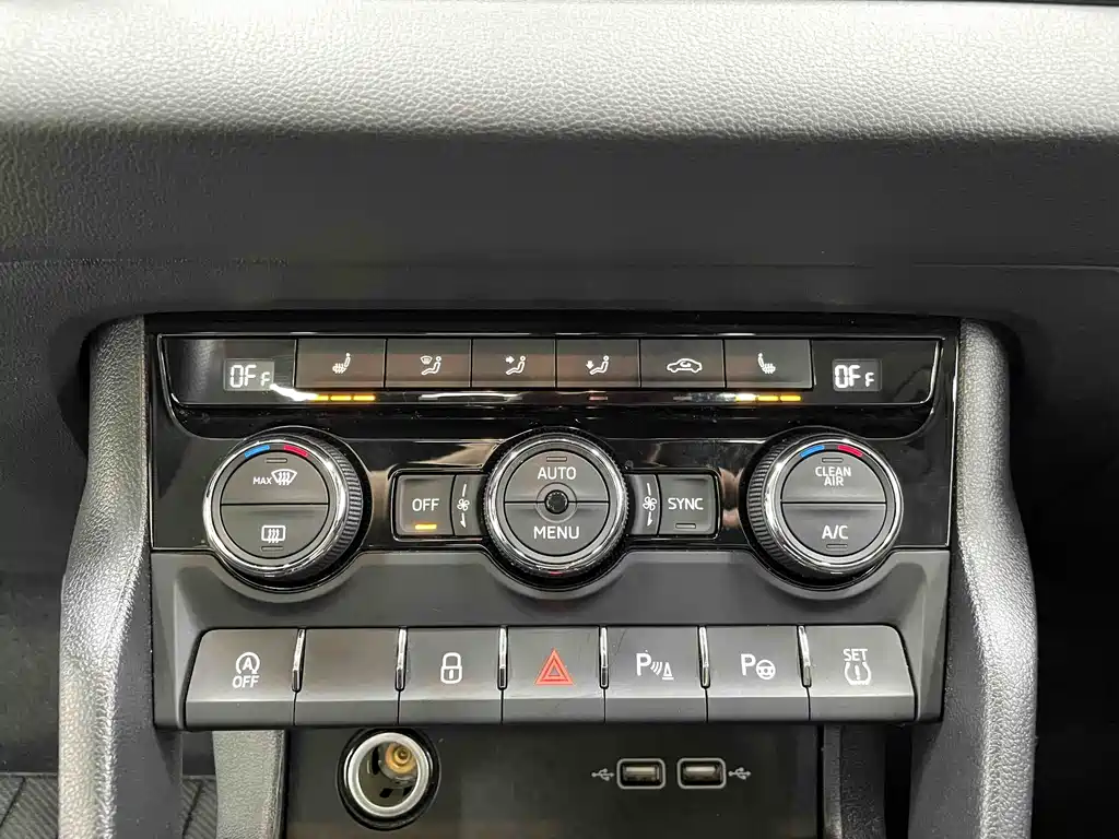 Skoda Karoq 2021 — фото 13