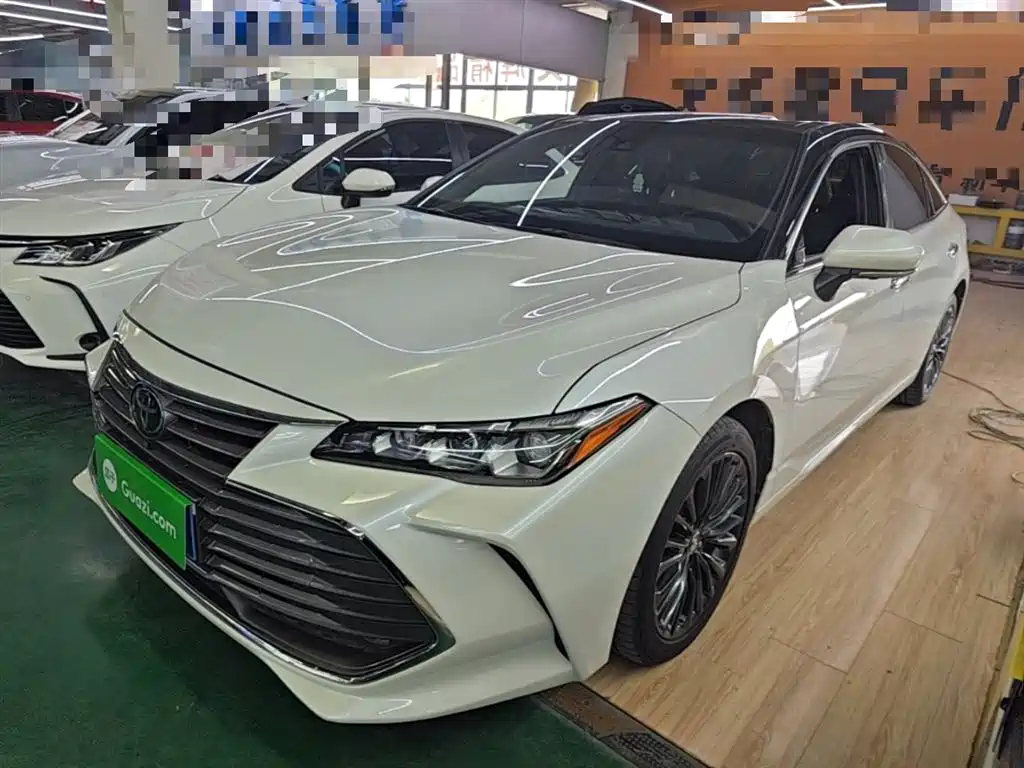 Toyota Avalon 2020 — фото 1