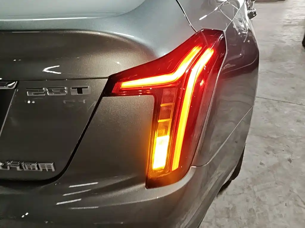 Cadillac CT5 2023 — фото 8