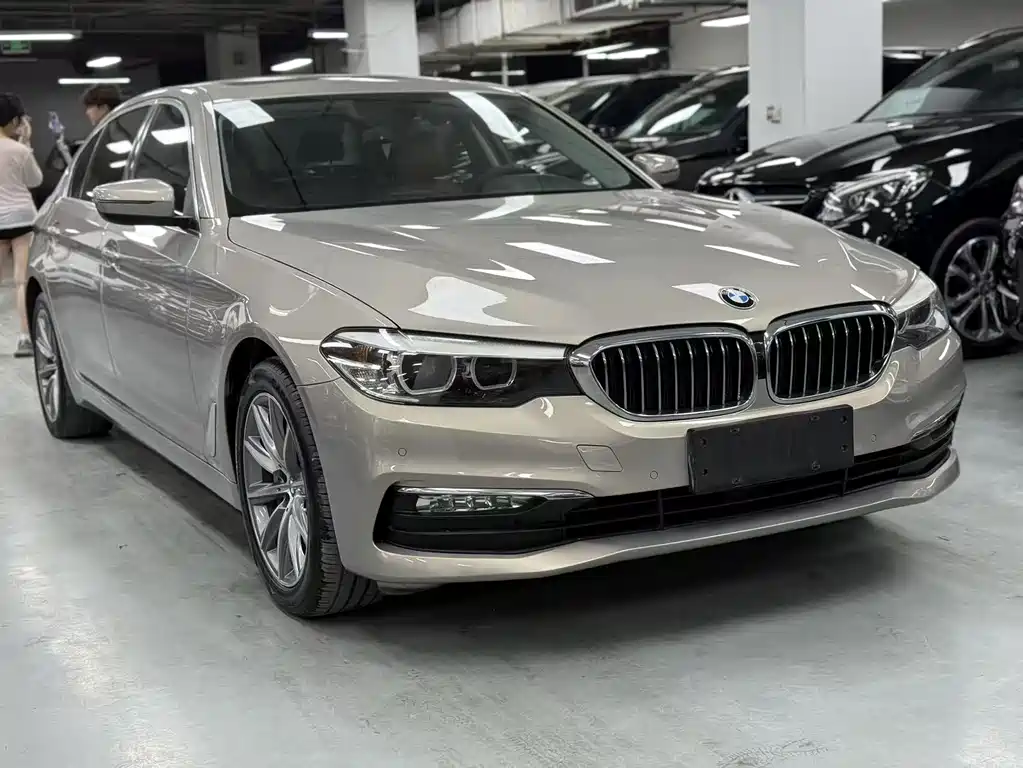 BMW 5 Series 2018 — фото 3