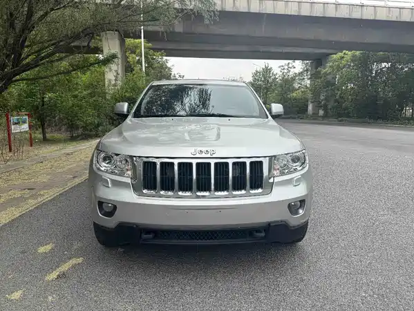 Jeep Grand Cherokee 2011
