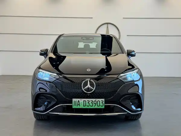 Mercedes-Benz EQE SUV 2025