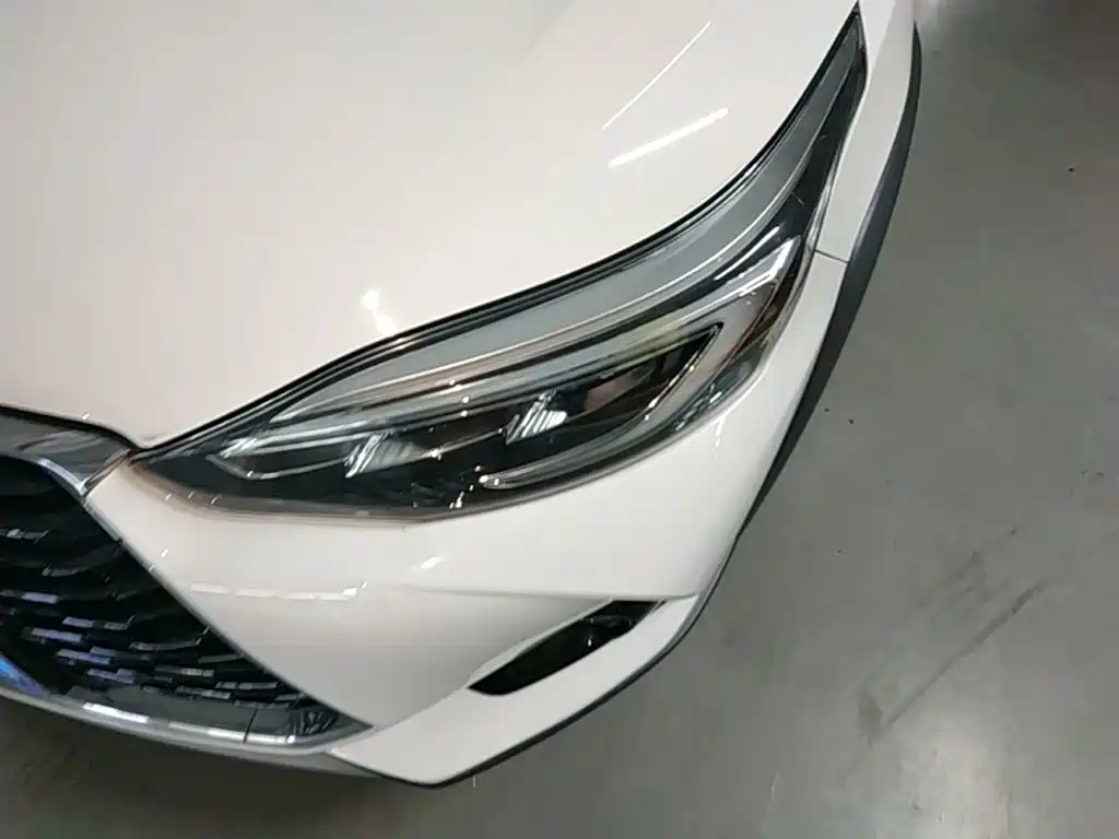Toyota Yaris L 2023 — фото 24